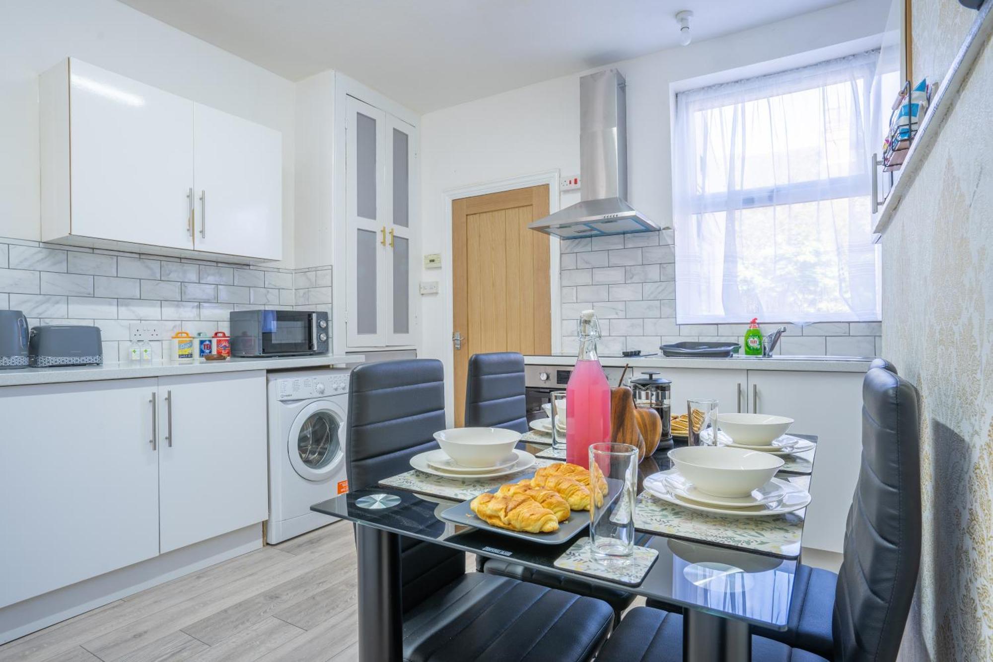 Ferienhaus Stayzed E - Ng7 Free Wifi, Parking, Stylish House Near Centre - Great For Tourists, Families, Contractors & Long Nottingham