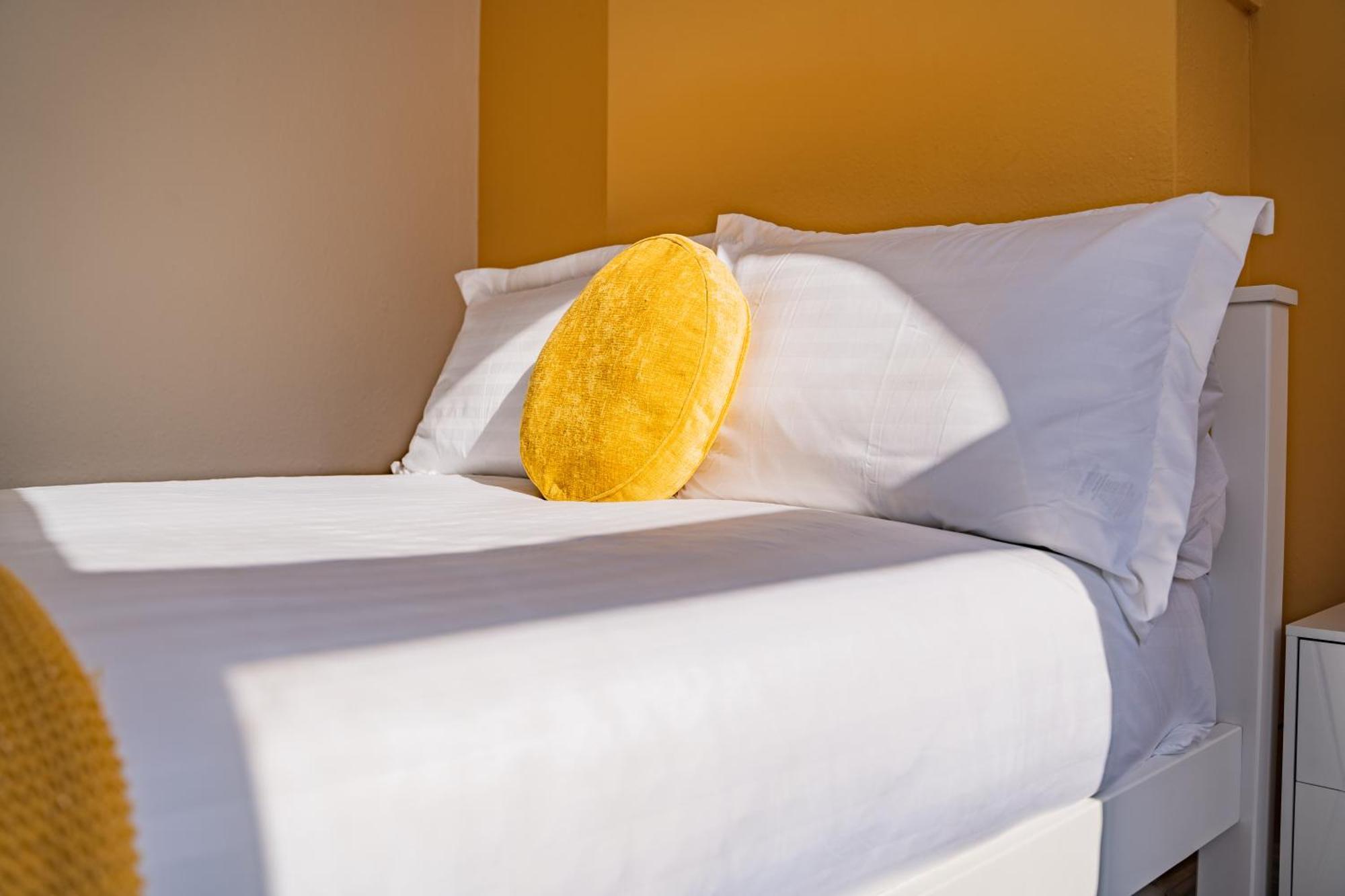 Vakantiehuis Stayzed E - Ng7 Free Wifi, Parking, Stylish House Near Centre - Great For Tourists, Families, Contractors & Long