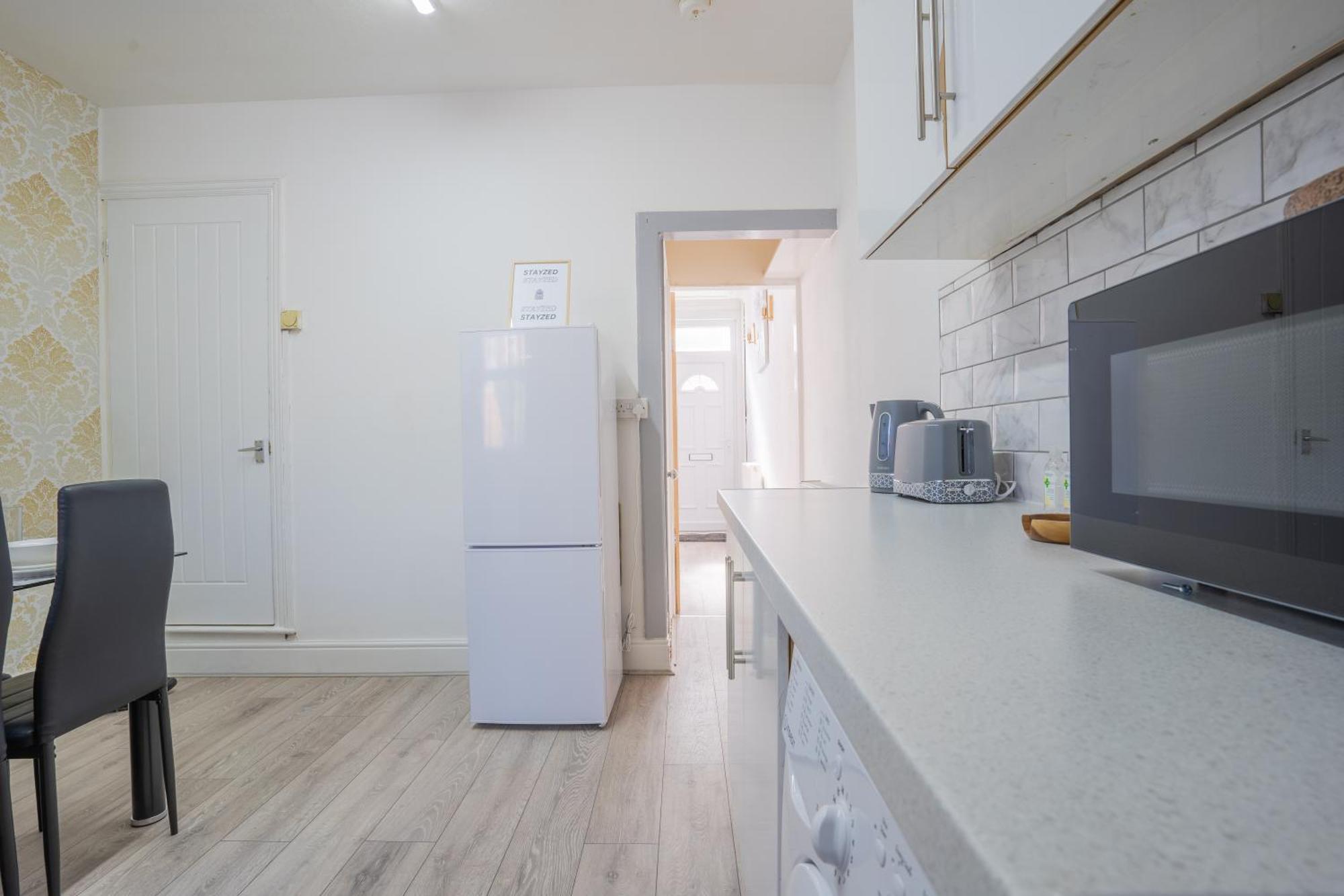 Stayzed E - Ng7 Free Wifi, Parking, Stylish House Near Centre - Great For Tourists, Families, Contractors & Long